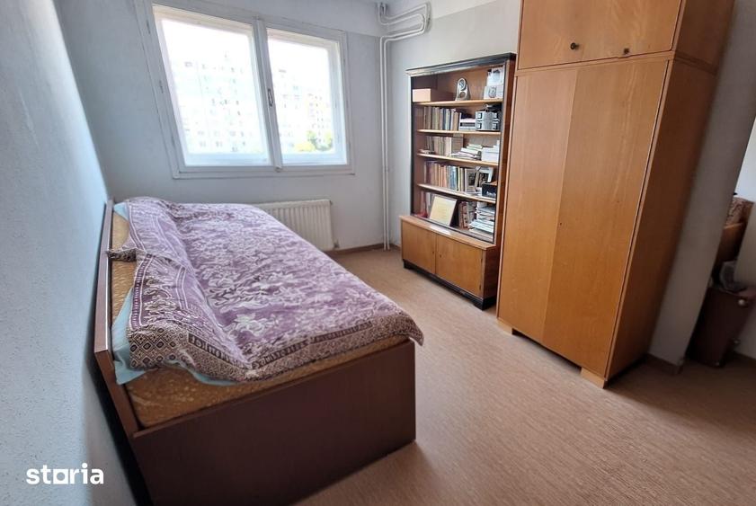Apartament cu 3 camere decomandat în Sud