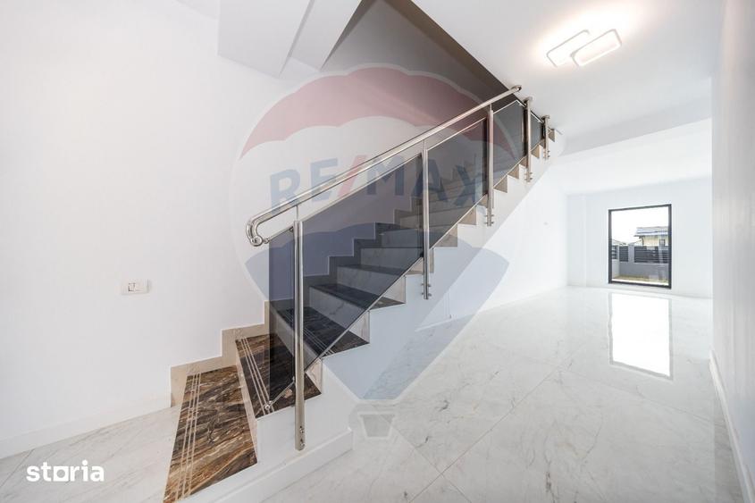 Casă cu 4 camere cu Teren 250 Mp în Tărlungeni