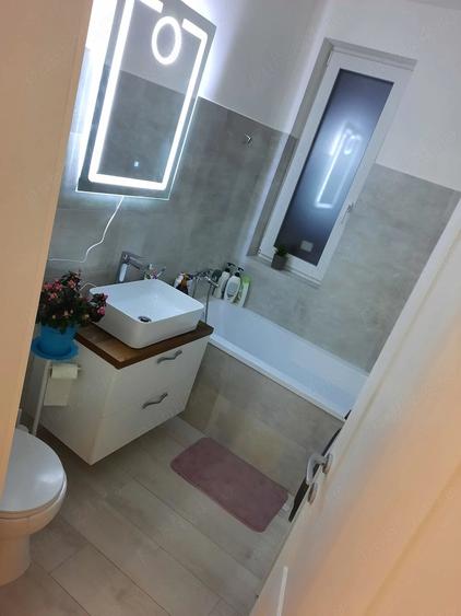 Apartament cu 3 camere decomandat în Giroc