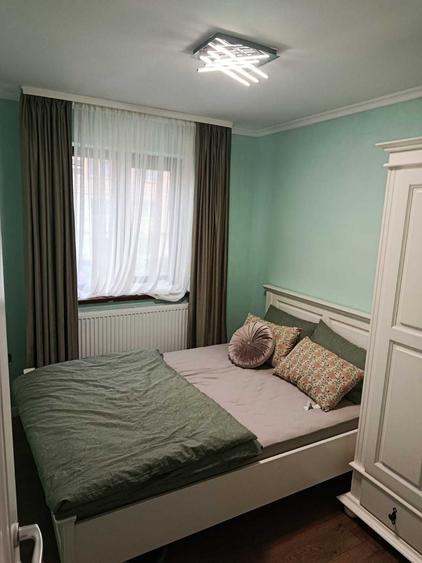 Apartament cu 3 camere semidecomandat în Săvinești