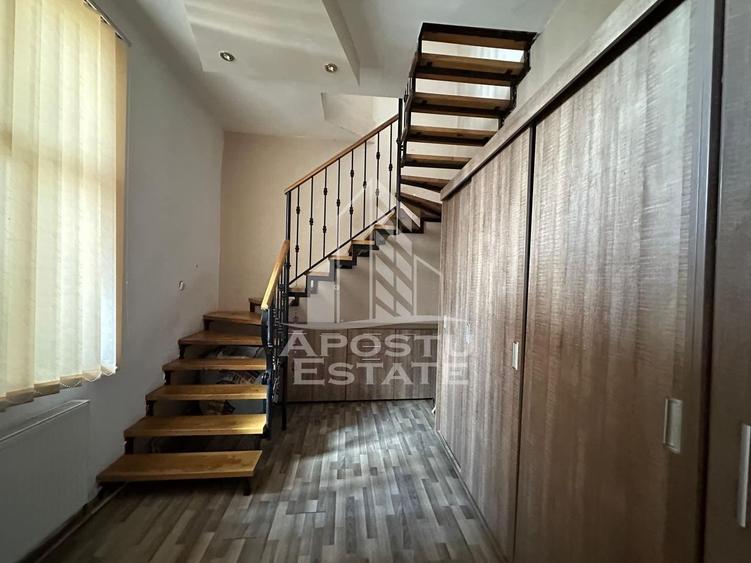 Casă individuală cu 4 camere cu Canalizare în Central