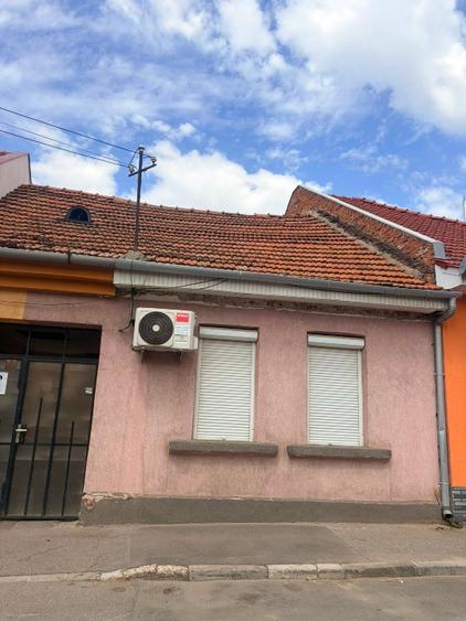 Casă individuală cu 2 camere cu Teren 22 Mp în Ultracentral