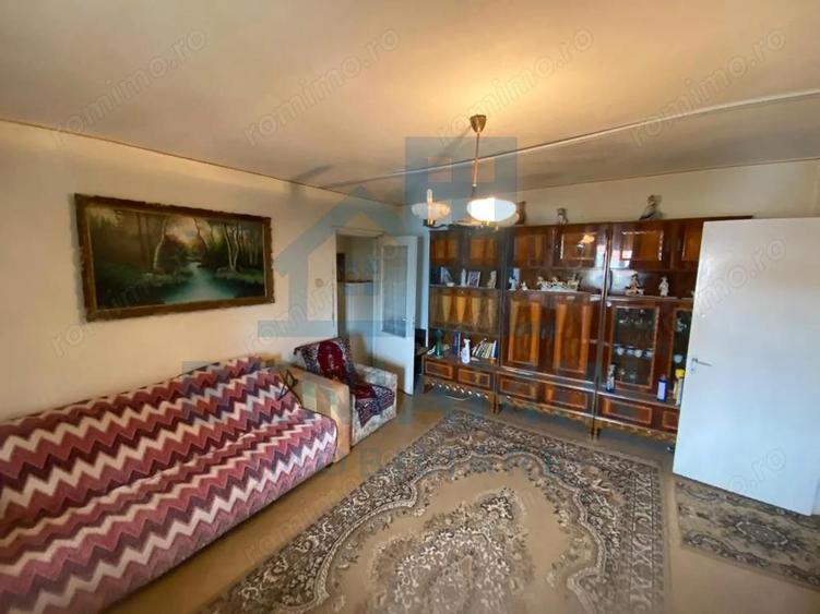 Apartament cu 2 camere semidecomandat în Rovine