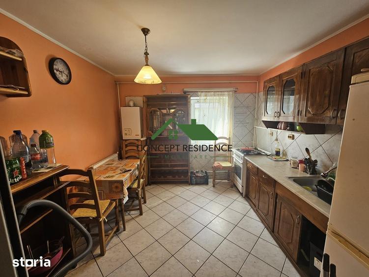 Apartament cu 4 camere decomandat în Traian
