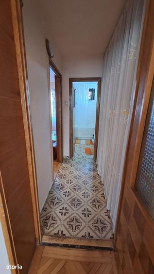 Apartament cu 2 camere semidecomandat în Săsar