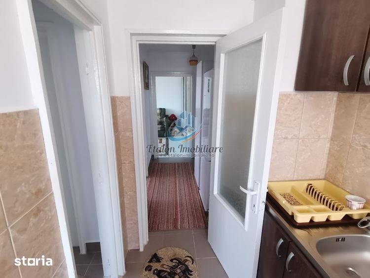 Apartament cu 4 camere decomandat în Calea Romanului