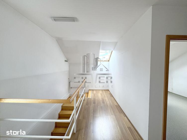 Casă cu 6 camere cu Teren 227 Mp în Gruia