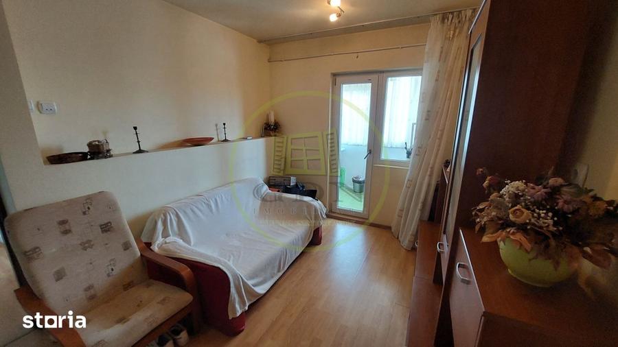 Apartament cu 2 camere decomandat în Craiovița Nouă