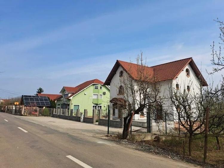 Casă cu 4 camere în Lunca Apei