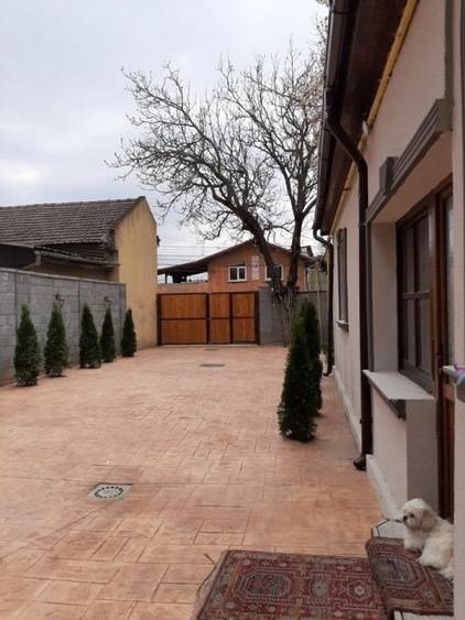 Casă individuală cu 5 camere cu Canalizare în Aradului