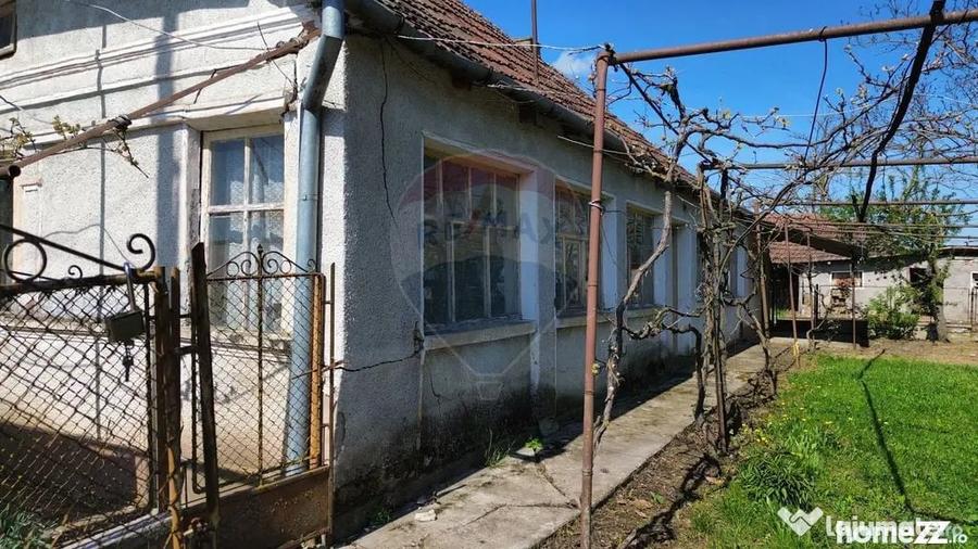 Casă cu 3 camere cu Teren 5000 Mp în Craidorolț