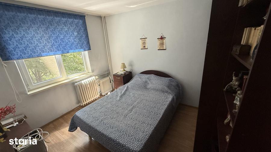 Apartament cu 4 camere în Drumul Taberei