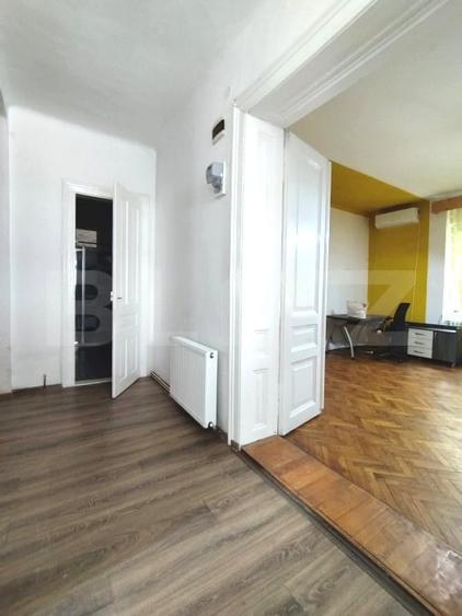 Casă individuală cu 6 camere cu Teren 365 Mp în Bălcescu