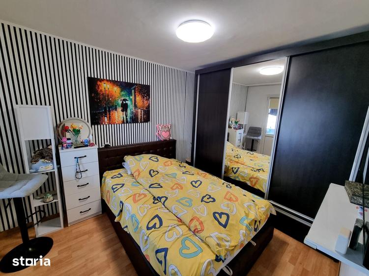 Apartament cu 3 camere semidecomandat în Balada