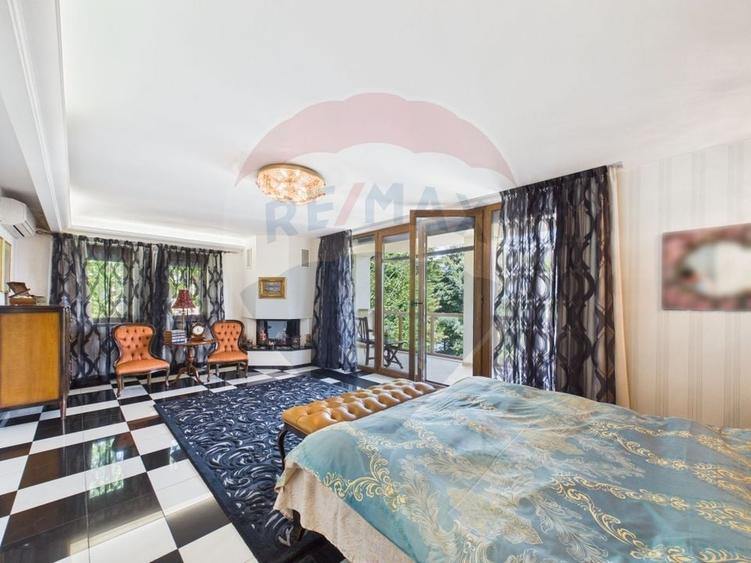 Casă cu 9 camere cu Piscina în Crevedia