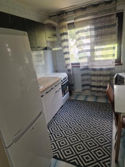 Apartament cu 2 camere semidecomandat în Calea Galați