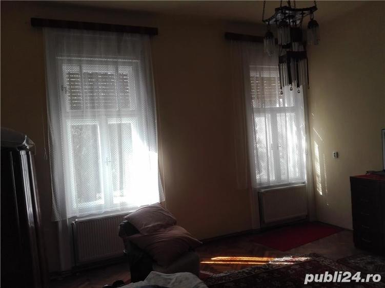 Casă cu 5 camere cu Teren 2100 Mp în Central