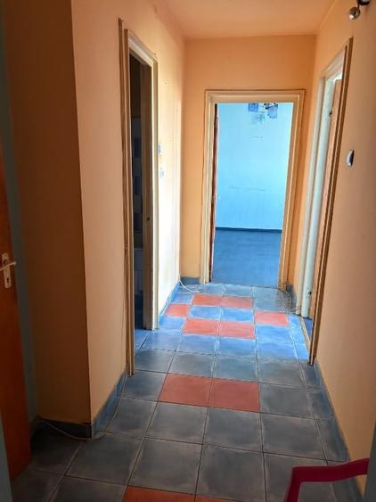 Apartament cu 2 camere decomandat în Titan