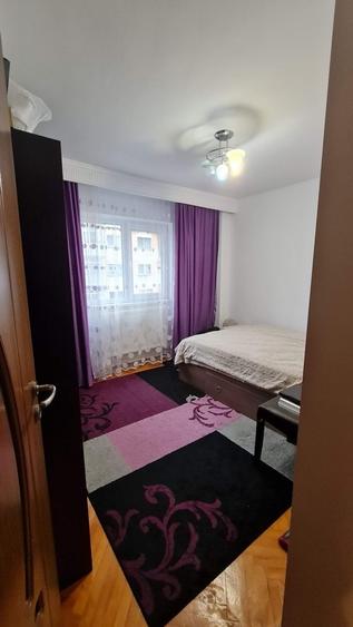Apartament cu 3 camere decomandat în Ostroveni