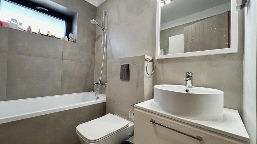 Casă individuală cu 5 camere cu Canalizare în Pipera
