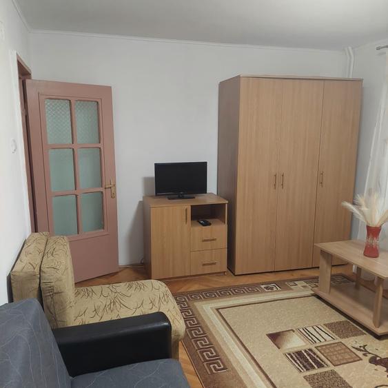 Apartament cu 2 camere decomandat în Aradului