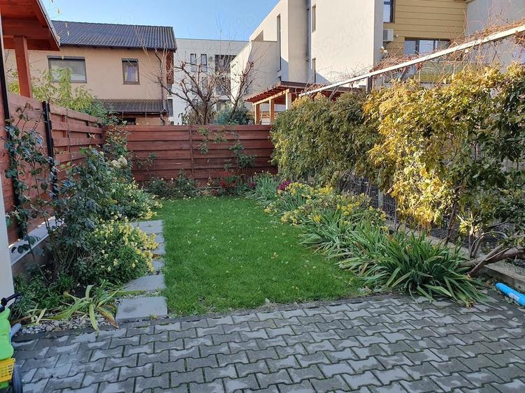 Apartament cu 3 camere decomandat în Dumbrăvița