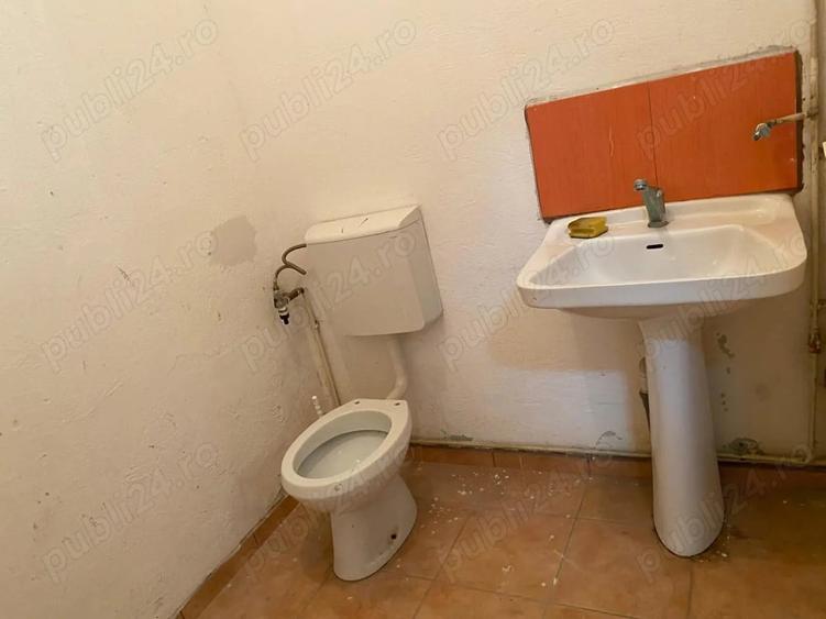 Spațiu comercial, de 60 mp, în Triaj