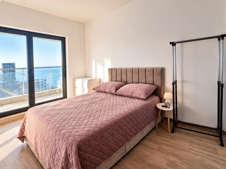 Apartament cu 3 camere decomandat, mobilat în Central