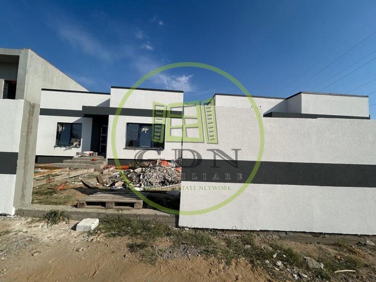 Casă individuală cu 4 camere cu Teren 300 Mp în Malu Mare