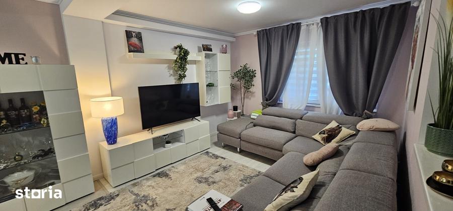 Casă cu 5 camere cu Teren 200 Mp în Central