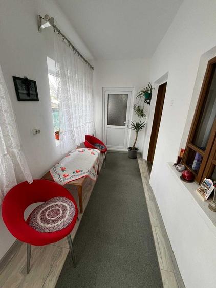 Casă cu 4 camere în Poiana Mare