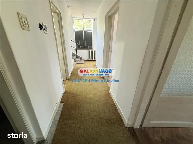 Casă cu 5 camere cu Teren 449 Mp în Central