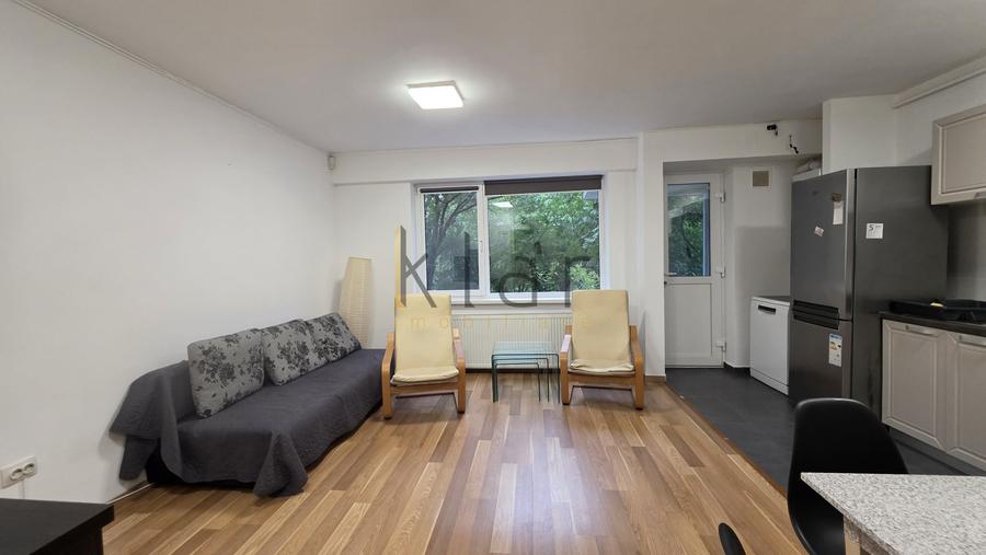 Apartament cu 2 camere semidecomandat, mobilat în Andrei Mureșanu