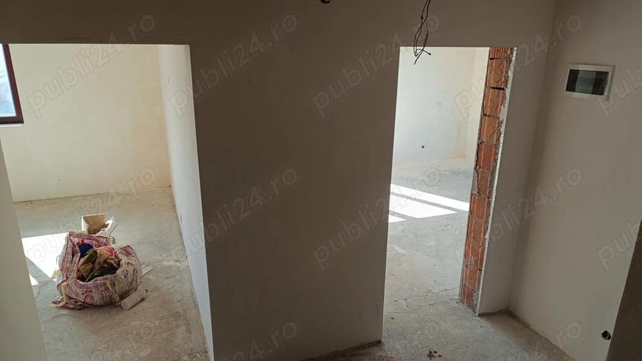 Casă cu 5 camere în Câmpinița