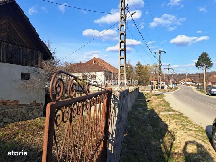 Casă cu 4 camere în Racovița