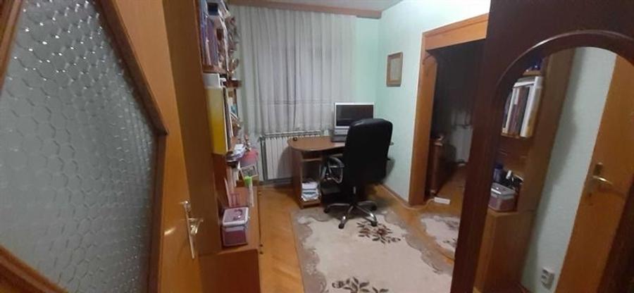 Apartament cu 3 camere decomandat în Burdujeni