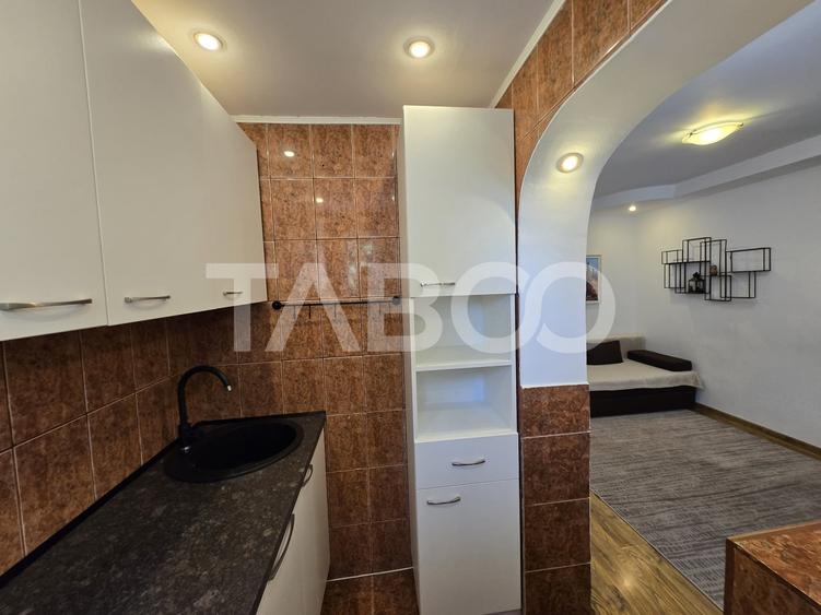 Apartament cu 3 camere semidecomandat, mobilat în Țiglari