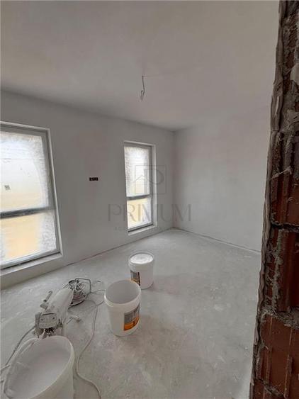 Duplex cu 5 camere cu Canalizare în Moșnița Nouă