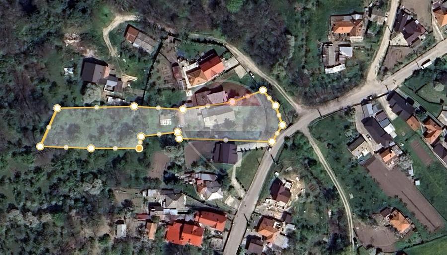 Casă individuală cu 5 camere cu Teren 3056 Mp în Sud