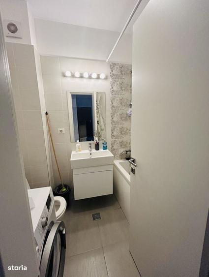 Apartament cu 3 camere semidecomandat în Viilor