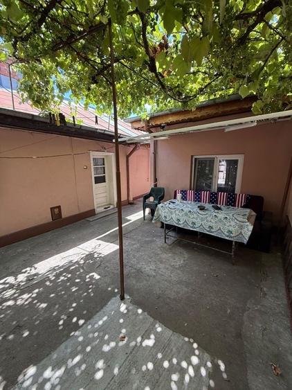 Casă cu 3 camere în Eroii Revoluției