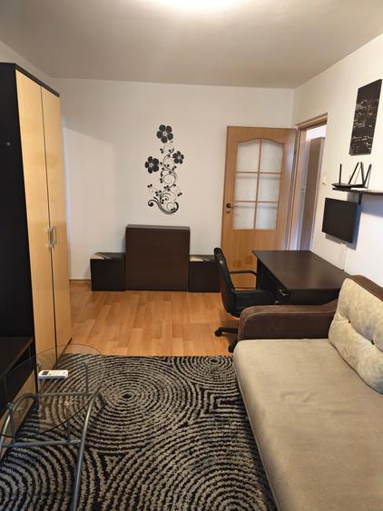 Apartament cu 2 camere nedecomandat în Girocului