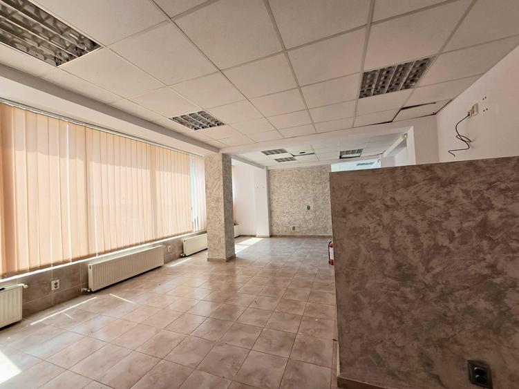 Spațiu comercial, de 104 mp, în Dobroești
