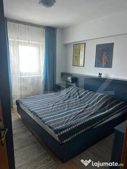 Apartament cu 4 camere semidecomandat în Calea București