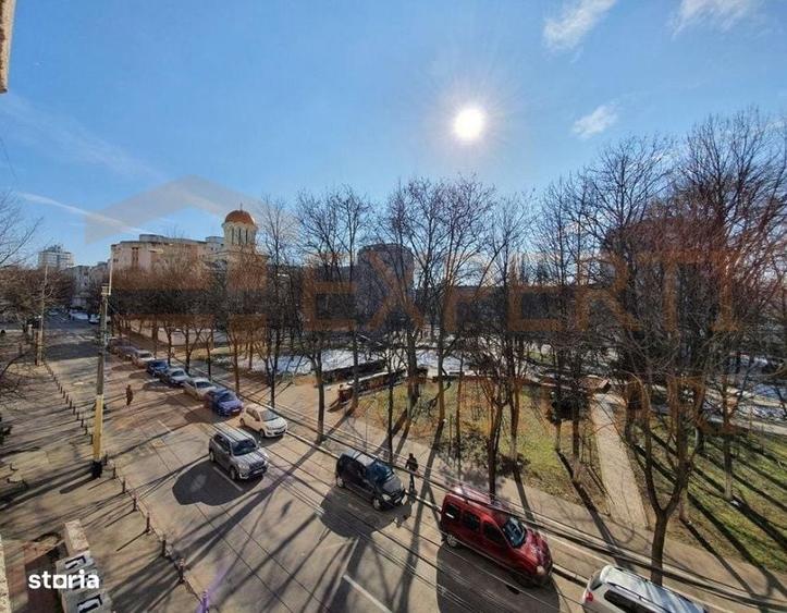 Apartament cu 3 camere decomandat în Tomis II