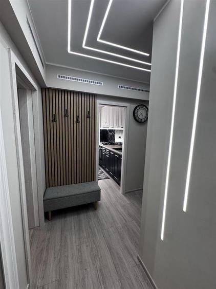 Apartament cu 3 camere semidecomandat, mobilat în Apollo