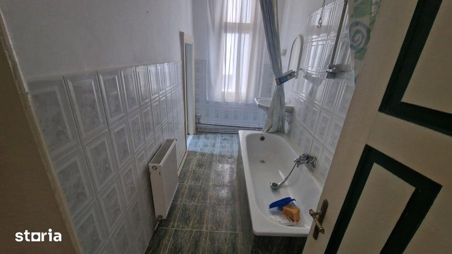 Apartament cu 4 camere în Central