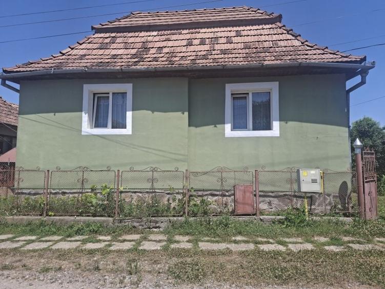 Casă cu 3 camere în Suplac