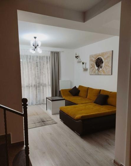 Casă individuală cu 5 camere cu Canalizare în Central