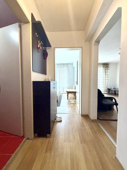Apartament 2 camere , etaj 2 ,parcare - 3